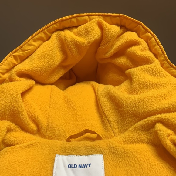 GOLDEN YELLOW ‘OLD NAVY’ PUFFER COAT!! - Picture 6 of 9